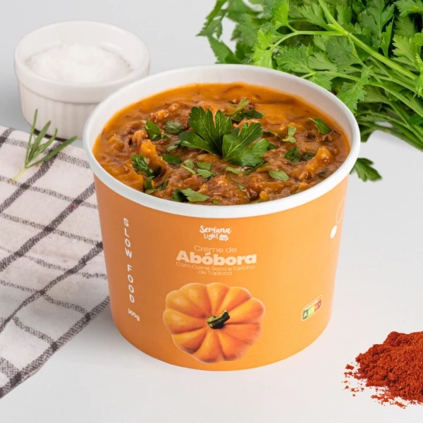 Creme de Abóbora com Carne Seca e Farinha de Tapioca