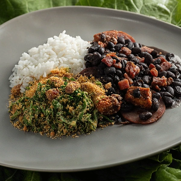 Feijoada tradicional com arroz branco